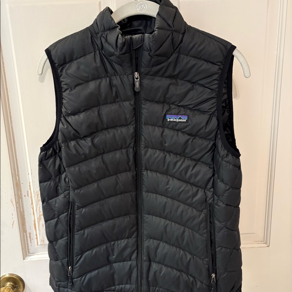 Women’s Patagonia nano puff vest. Size medium
